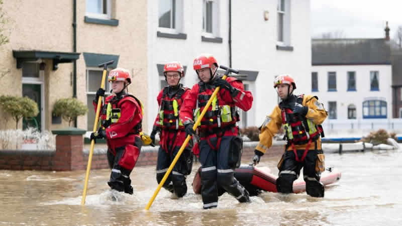 Severn Nehri kıyısında sel uyarıları devam ediyor