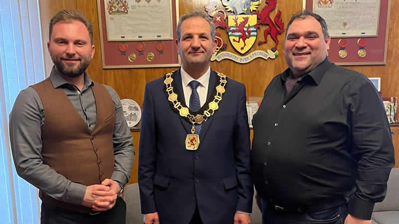 Alişoğlu ve Aydın’dan Enfield Belediye Başkanı Özaydın’a ziyaret