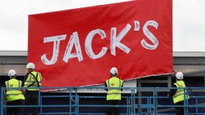 Tesco, rekabet için kurduğu indirim mağazalarını kapatıyor