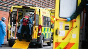 Birleşik Krallık’ta bir hafta içinde 400 bin Covid vakası kayıtlara geçti