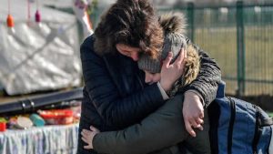 Evlerini Ukraynalı mültecilere açacak hanelere ayda 350 sterlin verilecek