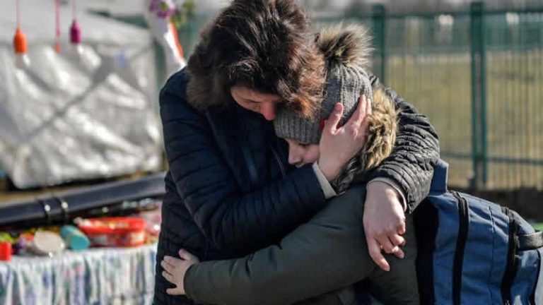 Evlerini Ukraynalı mültecilere açacak hanelere ayda 350 sterlin verilecek