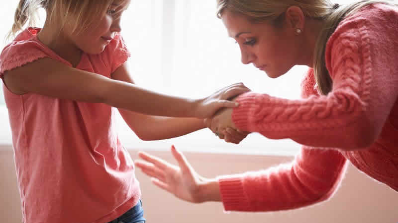 Galler’de ebeveynlerin çocuklarına tokat atması kanunla yasaklandı