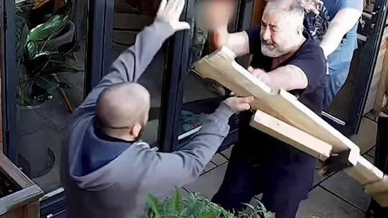 Gloucestershire’da bir Türk, park yeri yüzünden tartıştığı komşusunu öldürdü