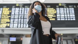 Heathrow Havaalanı’nda maske takma zorunluluğu kaldırıldı