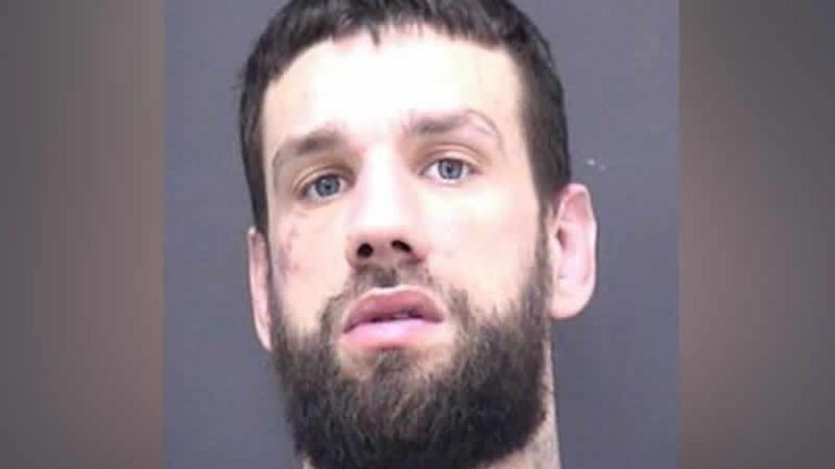 İngiliz polisi iç çamaşırlarıyla hapishaneden kaçan mahkumu arıyor