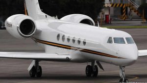 İngiltere Rus zenginlerine ait özel jetlere el koyabilecek