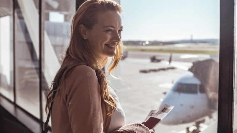 İngiltere’de Covid önlemleri kapsamındaki tüm seyahat kısıtlamaları sona erdi