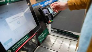 İngiltere’de perakende satışlar beklenmedik şekilde düştü