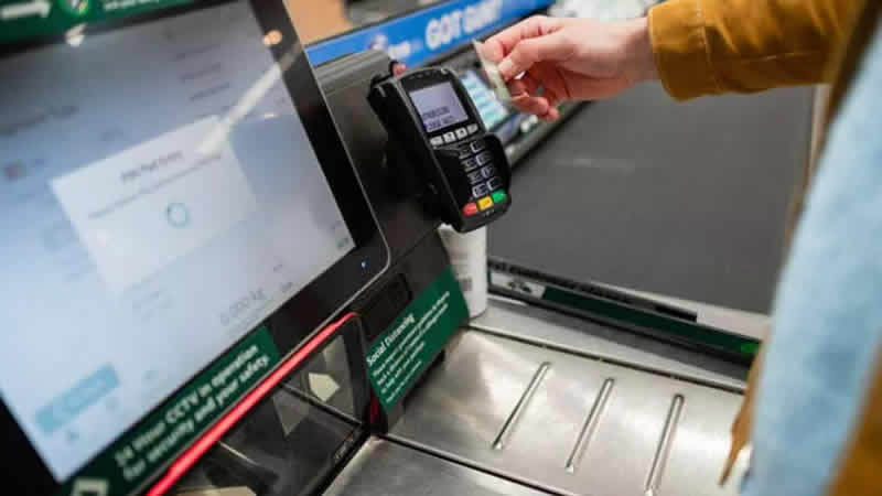 İngiltere’de perakende satışlar beklenmedik şekilde düştü