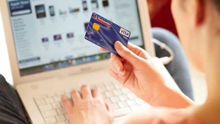 İngiltere’de tüketici borçlanmaları son beş yılın en yüksek seviyesinde