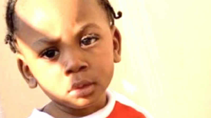  Londra’da bir anne ve partneri yürümeye başlayan çocuğu öldürmekten suçlu bulundu