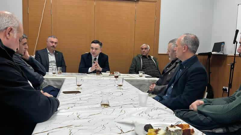 Manchester Başkonsolosu Onur Sayın, Leicester Eğitim Derneği’ni ziyaret etti