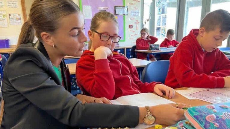 Matematik ve İngilizce’de geri kalan öğrencilere destek verilecek