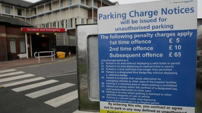 NHS hastane personeli için ücretsiz otopark hakkı sona eriyor
