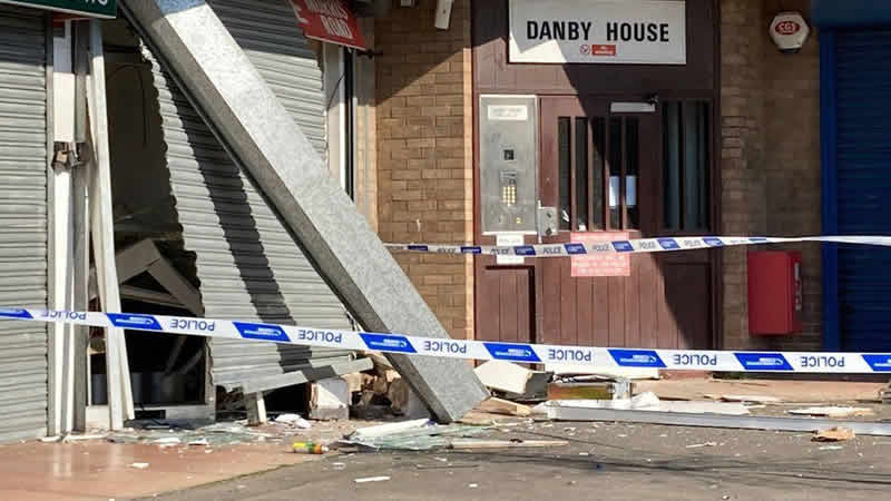 Para çalmak için ATM’yi patlatan iki hırsız kayıplara karıştı