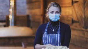 Personel eksikliği West End restoranlarını kapanmaya zorluyor