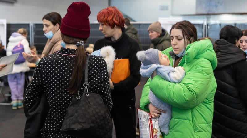 “Ukrayna için Evler” mülteci programına 44 bin İngiliz ev sahipliği için başvurdu