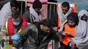 BM’den, İngiltere’nin düzensiz göçmenleri Ruanda’ya gönderme planına tepki