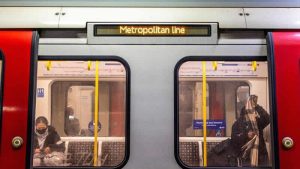Güvenlik kontrolleri nedeniyle Londra Metrosu’nda kesintiler sürüyor