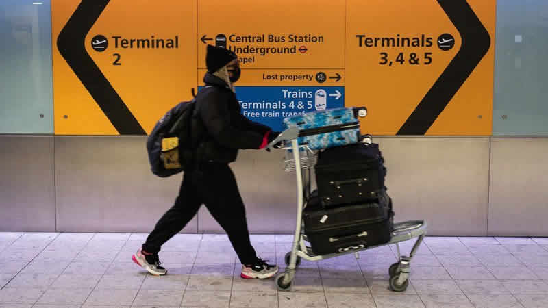 Heathrow pandemi başladığından bu yana en yoğun ayını geçirdi