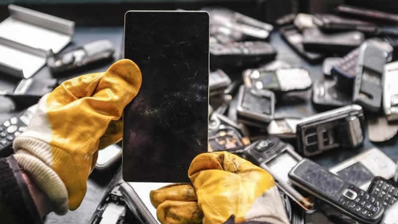 İngiltere, kullanılmayan elektronik cihazlardan altın elde edecek