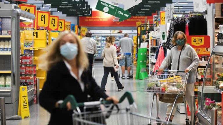 İngiltere’de perakende satışlarda büyüme hız kesti