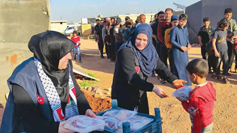 İngiltere’deki Türk hayırseverlerden Suriye’ye yardım köprüsü