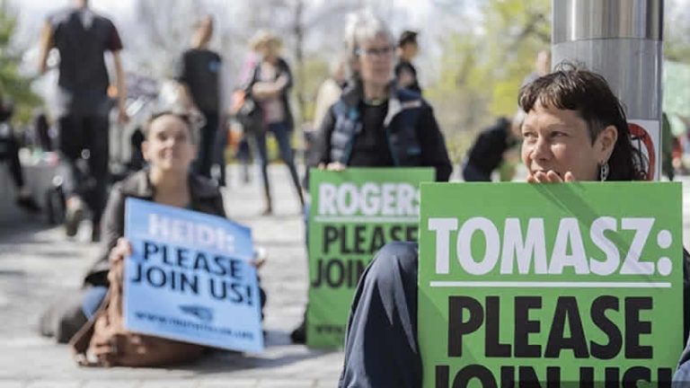 Londra’da çevreciler fosil yakıt kullanımını protesto etti