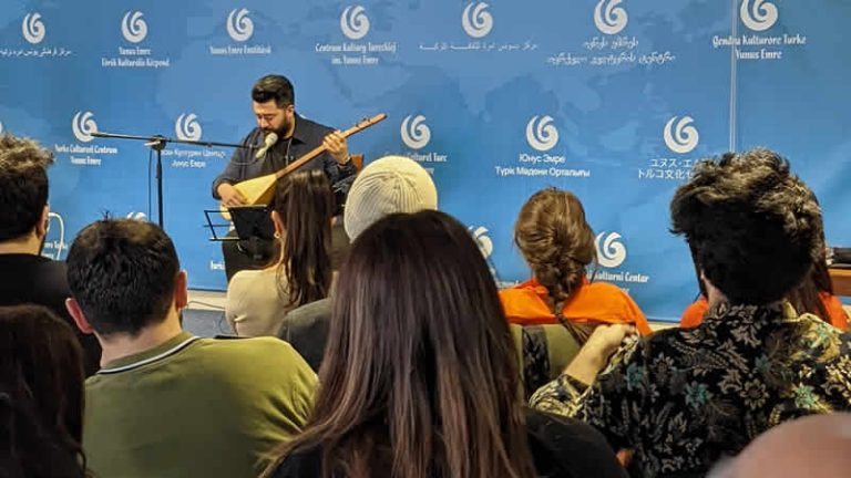 Londra’da ‘Muhabbet Türküleri’ Yankılandı