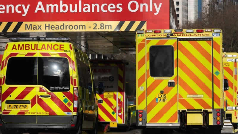 NHS, ‘kış ayları kadar kötü’ bir Paskalya ile karşı karşıya