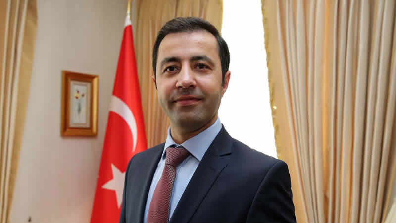 Uluslararası Demokratlar Birliği İngiltere Başkanı Yetimova’ya Türkiye tanıtım beratı verildi