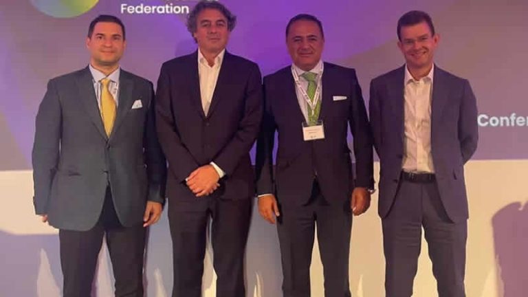 Akçalı Boya, İngiltere Boya Sanayicileri Derneği’nin ilk ve tek Türk üyesi oldu