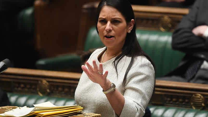 Birleşik Krallık’ta kalma hakkı bulunmayan yasadışı göçmenler Ruanda’ya gönderilmeye başlanıyor