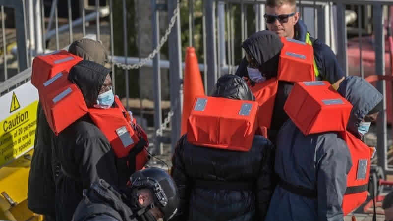 Boris Johnson: “Ruanda’ya gönderilecek ilk 50 göçmen belirlendi”