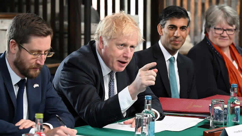 Boris Johnson, tasarruf için 91 bin kamu hizmeti işini sonlandırmaya hazırlanıyor