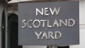 Brighton’da bir polis tecavüz suçundan tutuklandı