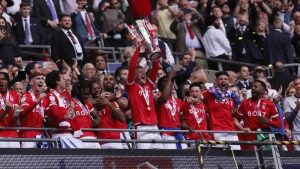 Efsane kulüp 23 yıl sonra yeniden Premier Lig’e yükseldi