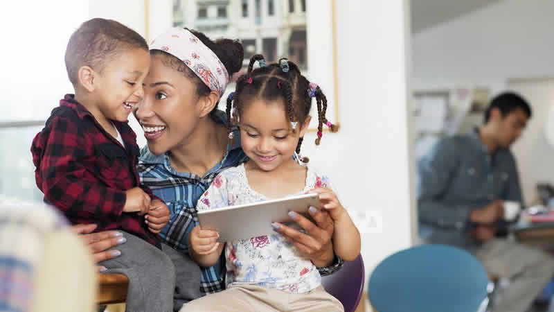 Hayat pahalılığı: İki çocuklu aileler ayda 400 sterlin daha fazla ödüyor