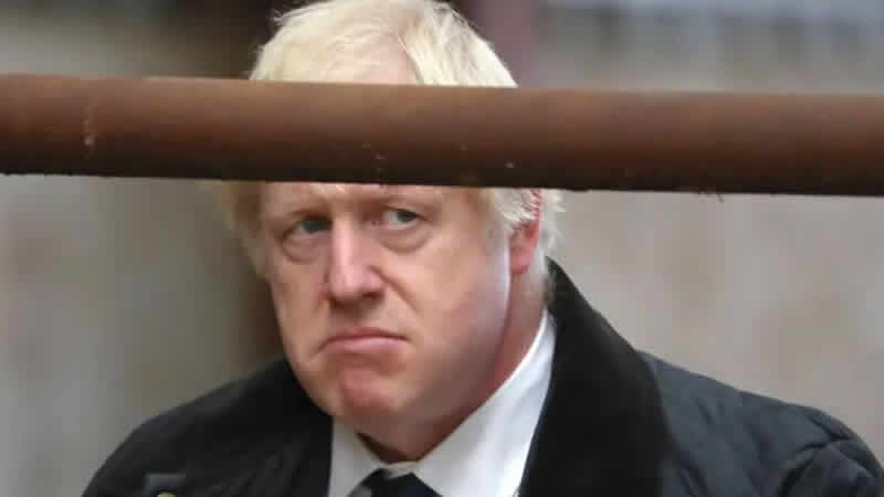 İngiltere Başbakanı Boris Johnson’un üzerindeki istifa baskısı artıyor