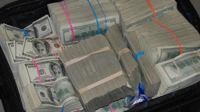 İngiltere, Nijerya’dan kaçırılan 23 milyon dolara el koydu