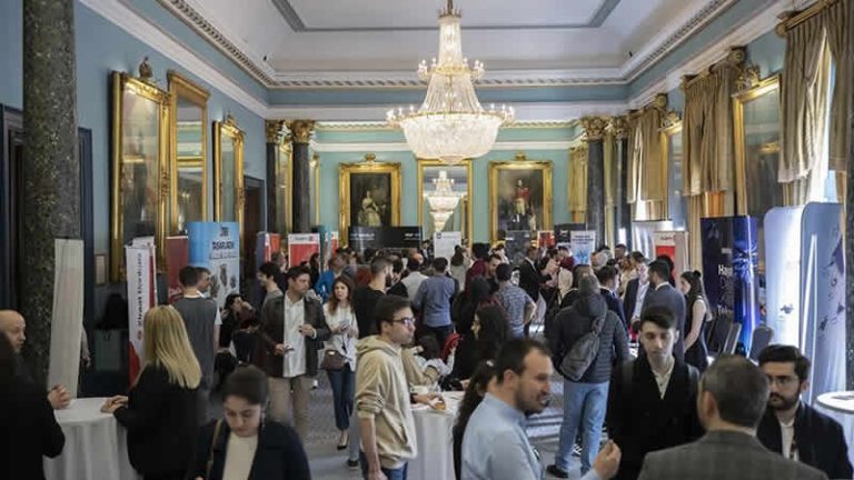 İngiltere’de ‘Talent for BIZ’ kariyer fuarı düzenlendi