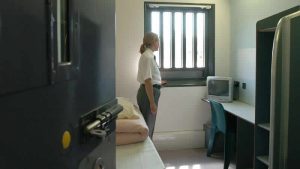 İngiltere’de hapse giren trans mahkum, genç kızla cinsel ilişkiye girerken yakalandı