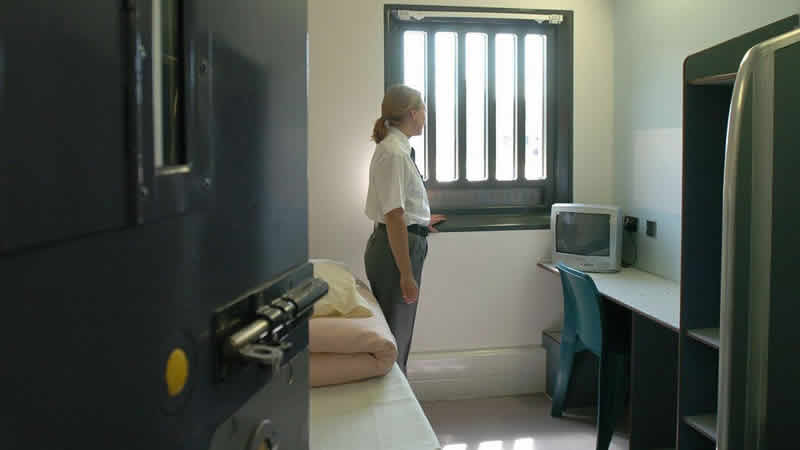 İngiltere’de hapse giren trans mahkum, genç kızla cinsel ilişkiye girerken yakalandı