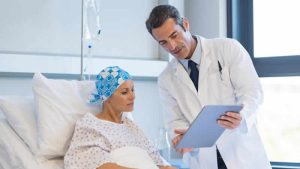 İngiltere’de kanser şüphesi nedeniyle hastanelere yapılan sevkler arttı