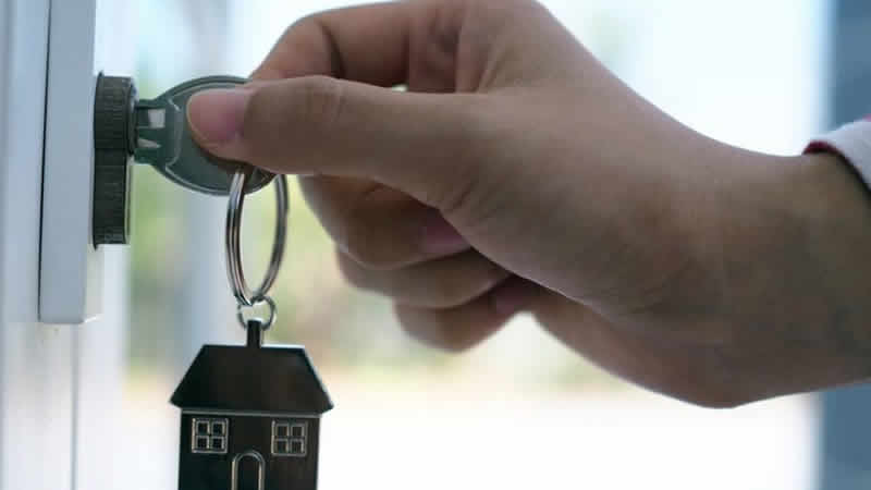 İngiltere’de “Kusursuz Tahliyeler” 1 Mayıs’ta Yasaklanıyor