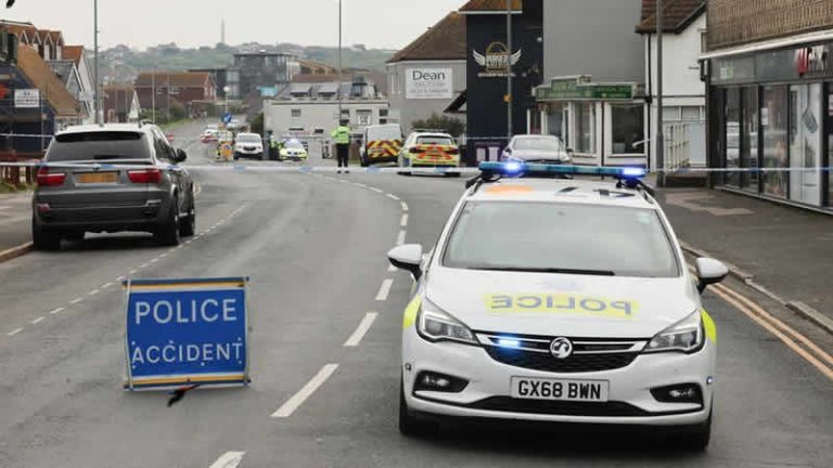 İngiltere’de polis aracının çarptığı yaya hayatını kaybetti