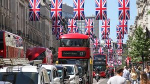 İngiltere’de sürücülere Platinum Jubilee resmi tatilinde trafik uyarısı