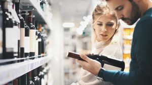 İngiltere’deki genel perakende satışlar sigara ve alkol nedeniyle arttı