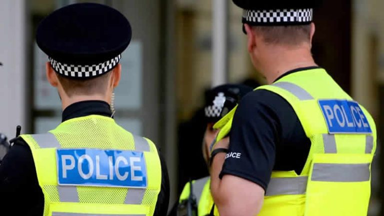 Londra’da polisin çıplak aramasına maruz kalan 15 yaşındaki kız çocuğu ‘intihara teşebbüs etti’